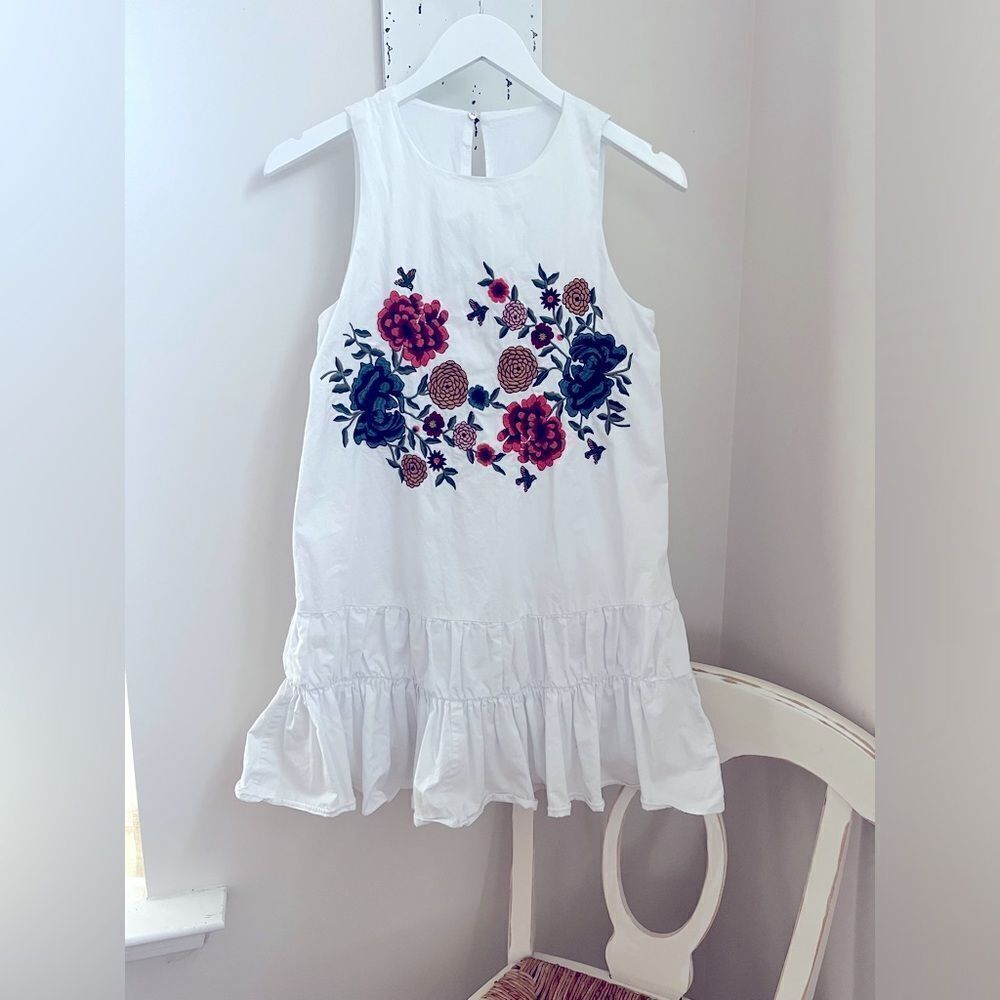 Floral Embroidered White Dress 2025 Size Small - Picture 3 of 6